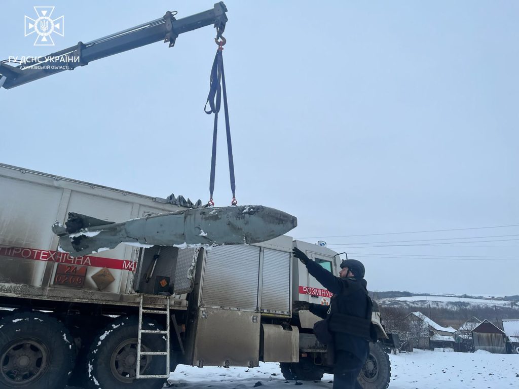 2 неразорвавшихся авиабомбы обезвредили саперы на Харьковщине