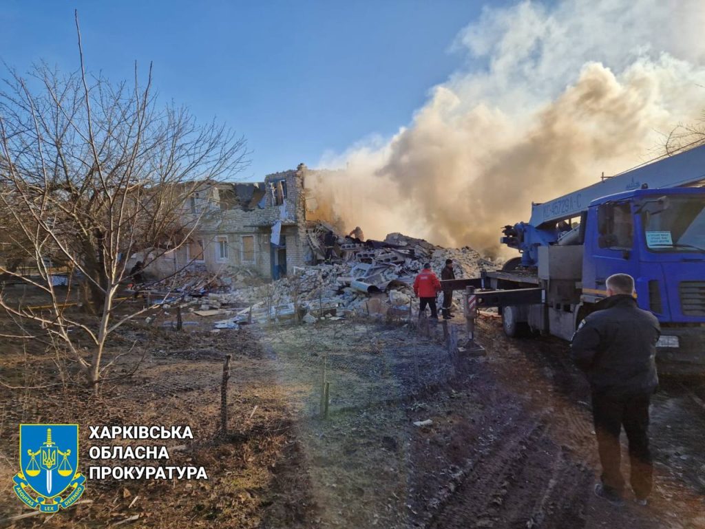 Бомбардировка Купянска: не менее пяти бомб скинули на город (видео, фото)