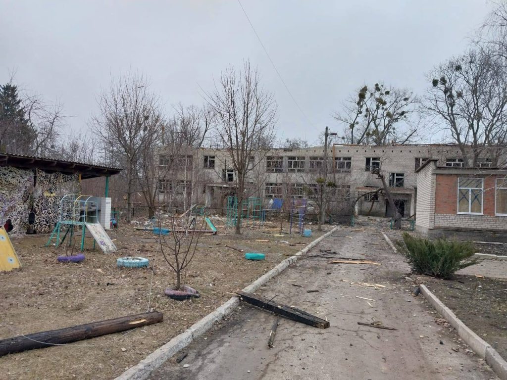 КАБ повредила детсад на Харьковщине, «шахеды» летели в Салтов — официально