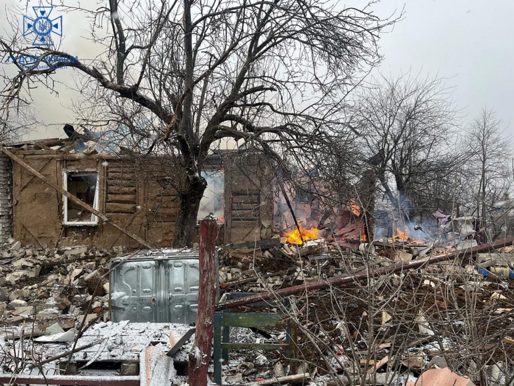 Ворожі літаки вдарили по прикордонню Харківщини – сталася пожежа (фото)