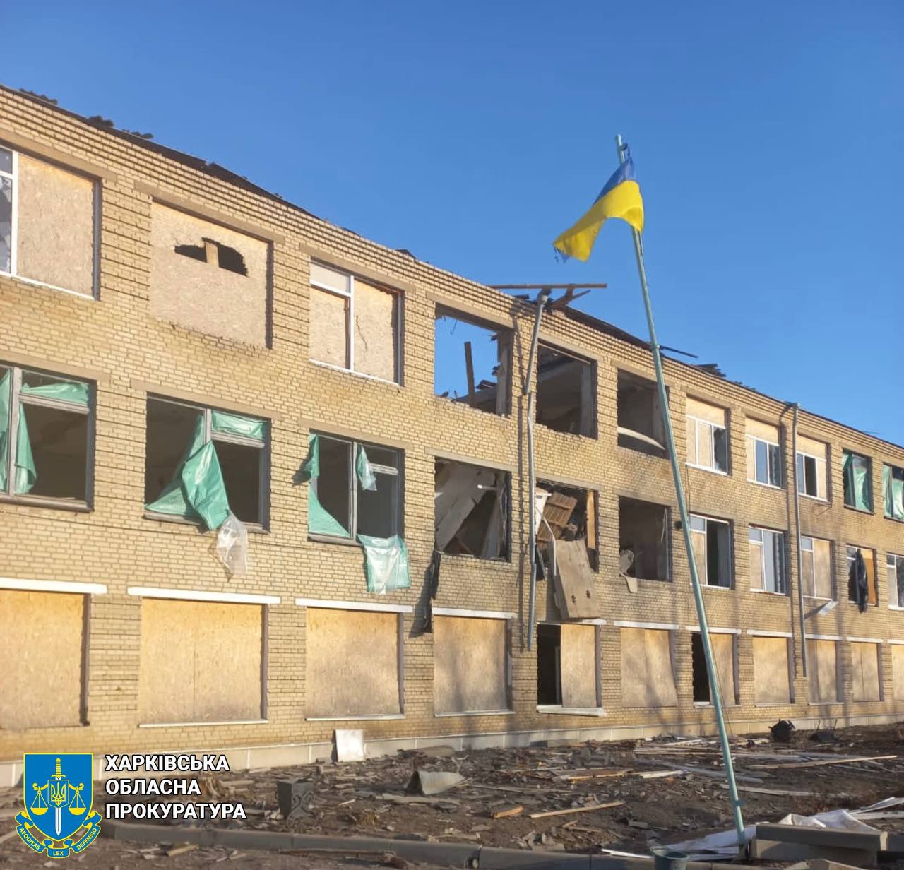 Последствия удара шахедов по школе в Богодуховском районе 27 февраля 2024
