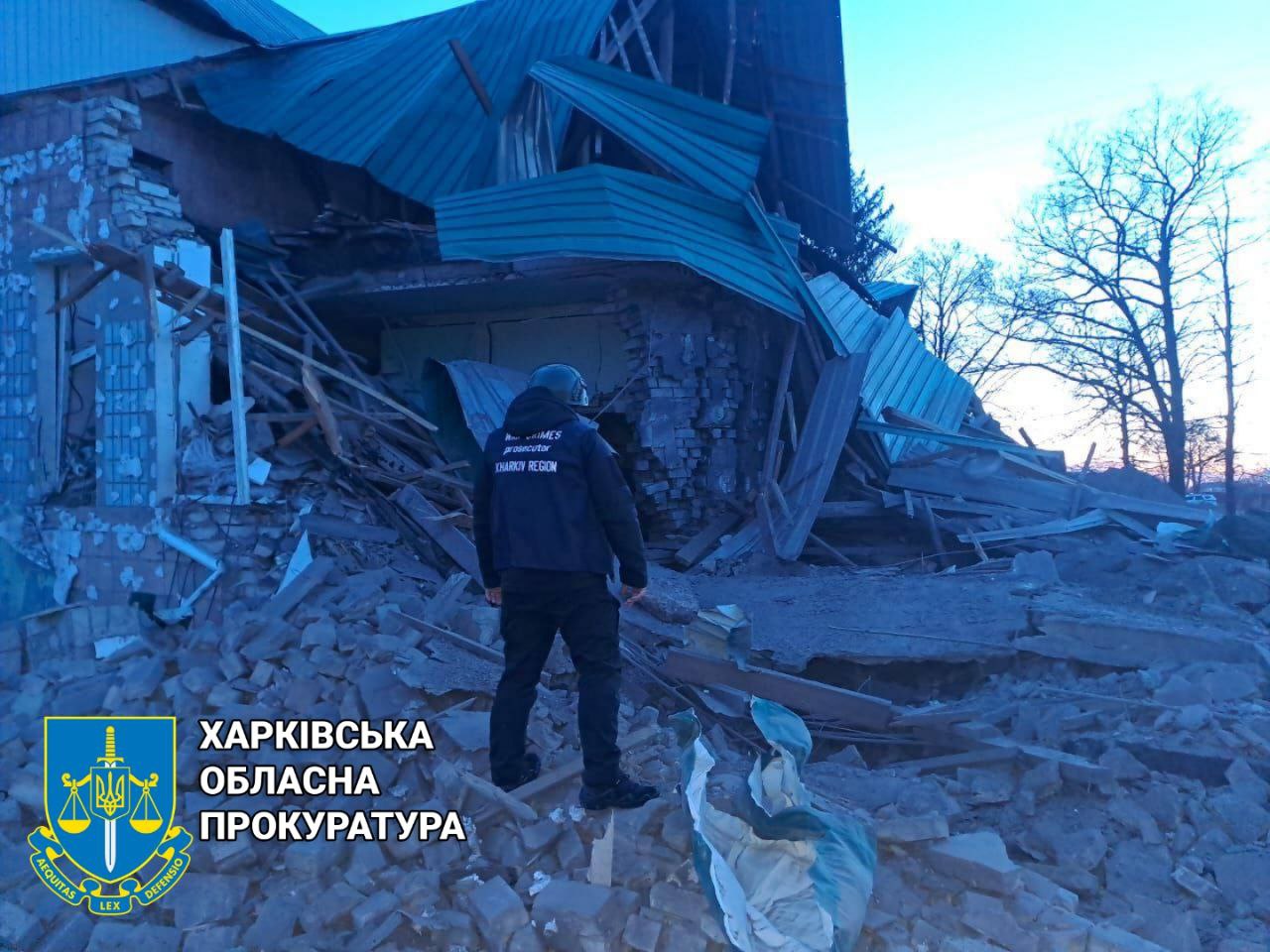 Удар по Великому Бурлуку, где погибли девочка и ее дедушка — фото последствий