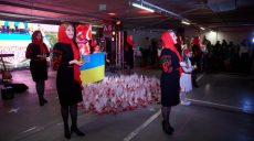 В Харькове установили новый рекорд: 250 женщин изготовили окопные свечи (фото)