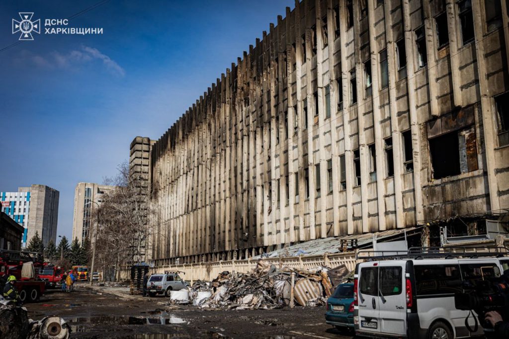 В Харькове ликвидировали пожар на месте вчерашнего «прилета» (фото)