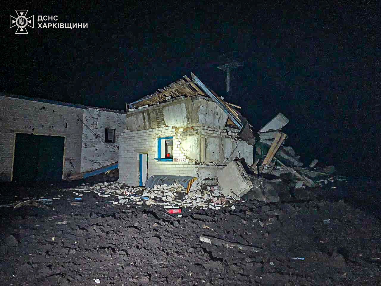 ракетний удар по пожежній частині на Харківщині 5