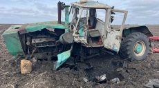 У полі на Харківщині підірвався трактор: механізатор отримав поранення (фото)