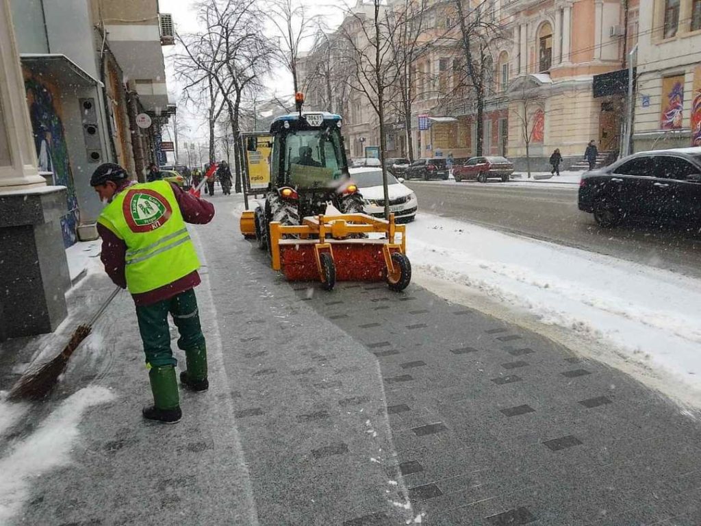 Снігопади і ліквідація наслідків ударів – комунальники про зиму в Харкові