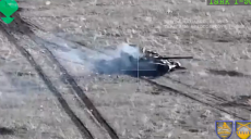 Дрон харківських воїнів залетів у люк ворожого танка: техніка знищена (відео)
