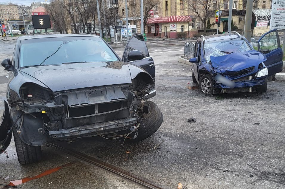 Доба ДТП у Харкові: повідомили вже про третю аварію з постраждалими (фото)