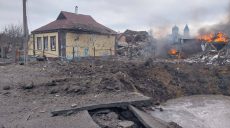 РФ ударила «Искандером» по двору дома в Боровой: уже семеро раненых (фото)