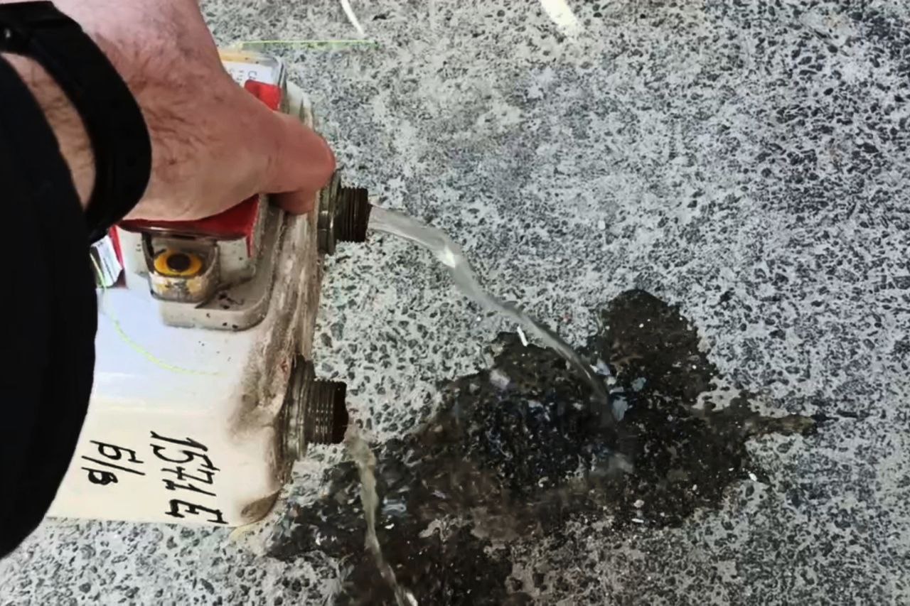 У будинку в Харкові замість газу потекла вода: відповідатиме житель під’їзду
