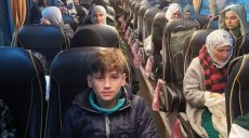 Евакуйовані з Гази харків’яни прилетіли до Молдови, їдуть автобусом до Одеси