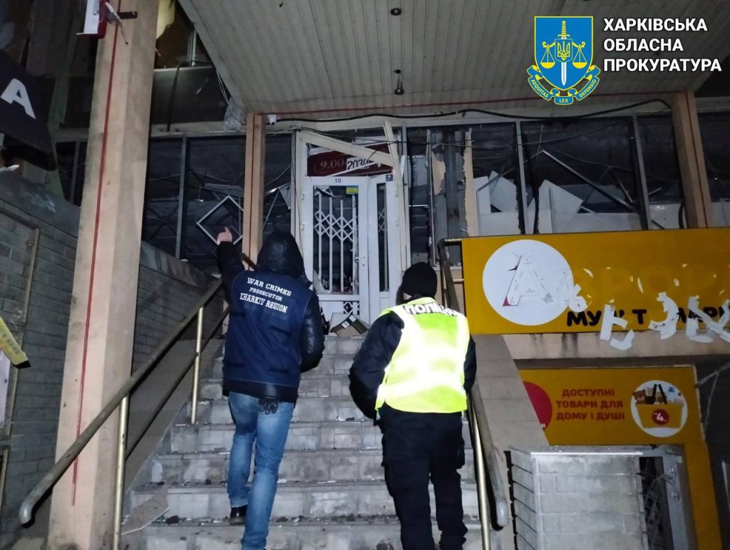Били С-300: в Чугуеве поврежден дом, автовокзал, гостиница и магазины (фото)