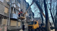Удари по Харкову: у Київському районі вікна закрили, у Шевченківському – майже