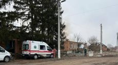 Ранены фельдшер и водитель скорой, россияне обстреляли медпункт на Харьковщине