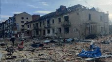 Чоловік поранений внаслідок удару бомбою РФ по центру Вовчанська – Болвінов