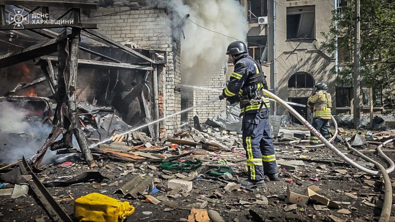 В результате удара РФ по Харькову произошел пожар (фото, видео)