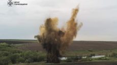 Влучила у приміщення і не здетонувала: на Харківщині знищили КАБ-250 (відео)