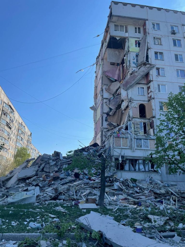 Росіяни вдарили по Вовчанську: є загиблий і поранені