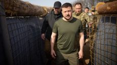 Будівництво фортифікацій на Харківщині: Зеленський спускався у траншею (відео)