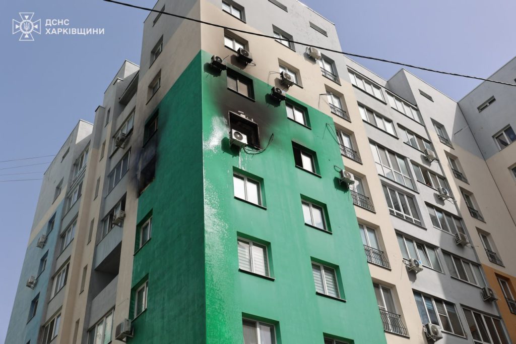 В Харькове горела многоэтажка: 10 человек эвакуировали (фото)