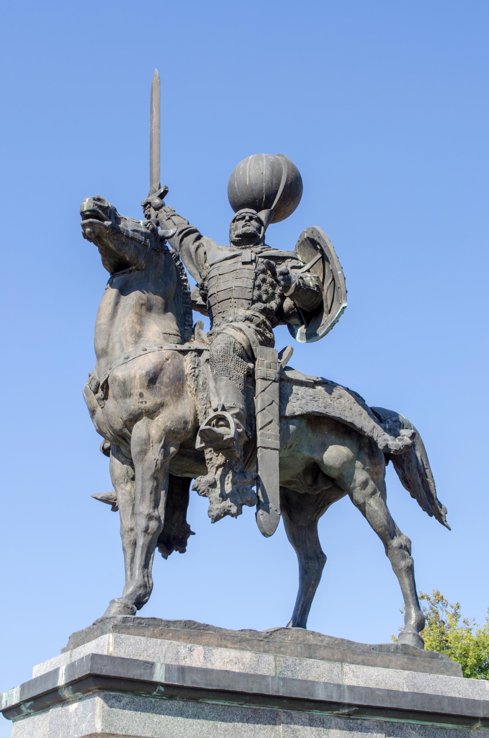 Князь Игорь - памятник