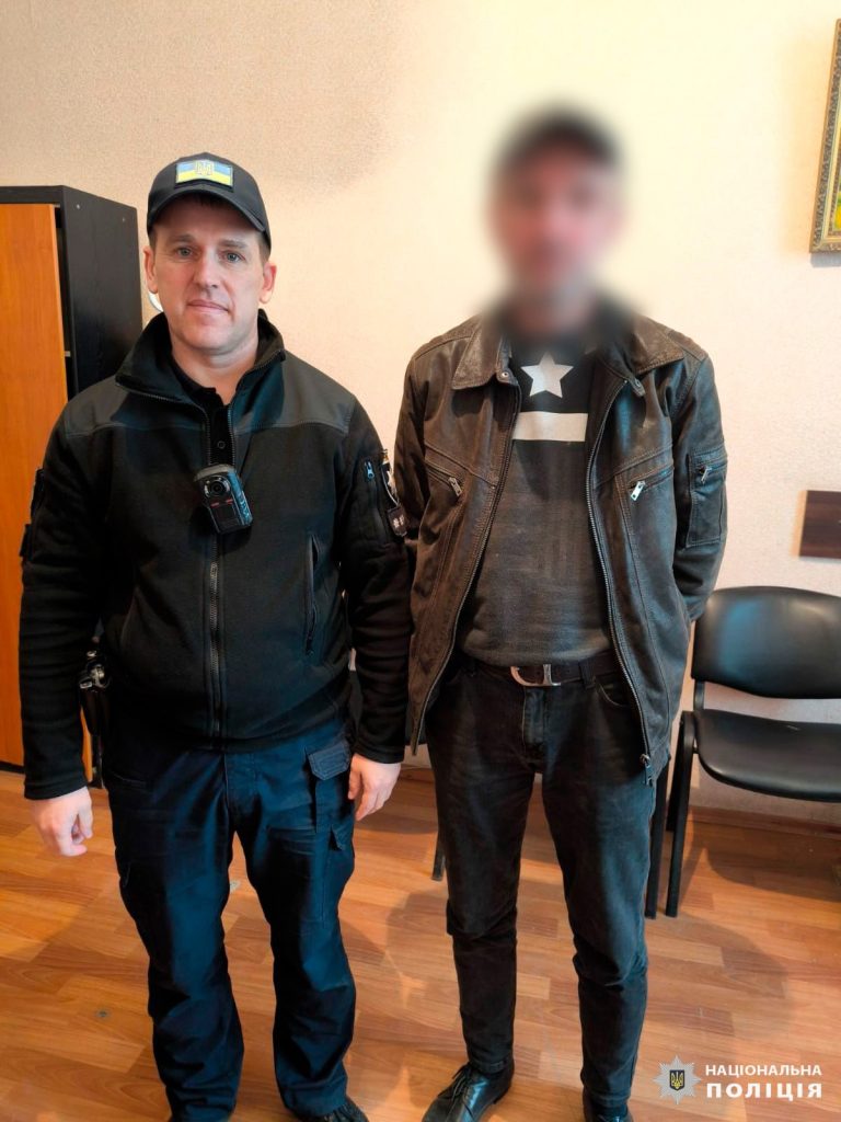 Угрожал и требовал деньги на выпивку: в Харькове мать жаловалась на сына