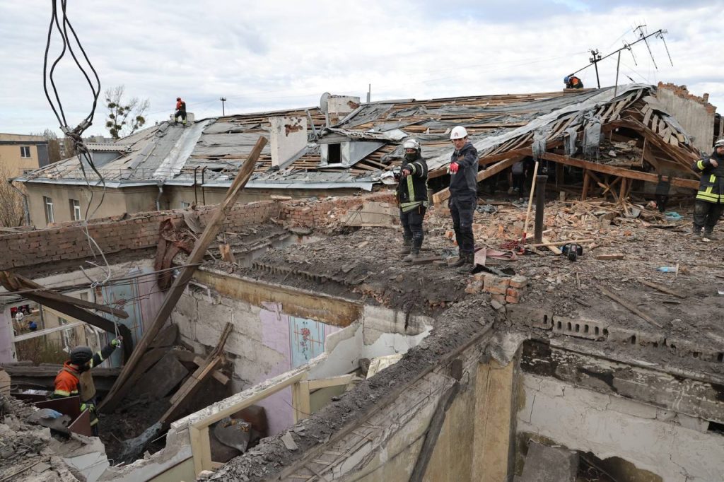Жильцов разрушенного «шахедами» дома в Харькове отселят: данные ХОВА