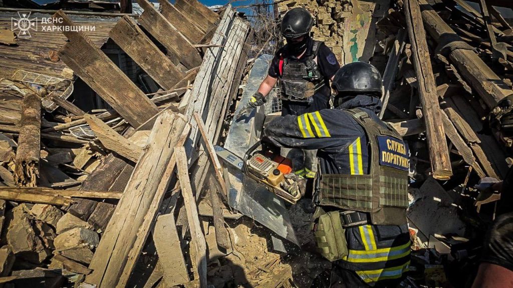 Трое погибших и двое раненых: в Липцах под Харьковом завершили поиски жертв