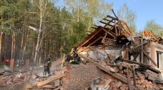Враг скинул авиабомбу на здание лесхоза на Чугуевщине: ранены двое сотрудников