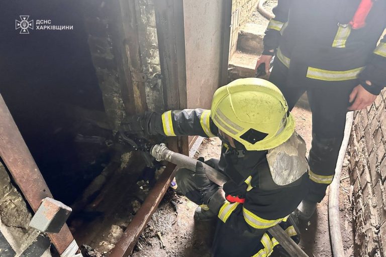 В Харькове горел подвал многоэтажки: эвакуировали жителей, спасли котенка