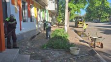 У Харкові усувають наслідки вчорашнього удару КАБами (фото, відео)