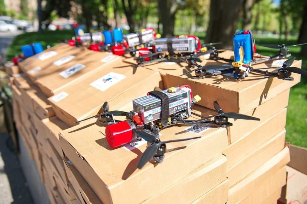 150 FPV-дронів для захисників купив за бюджетні кошти Ізюм на Харківщині