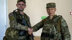 Харьковский боевой медик получил «Золотой крест» от Сырского