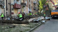 В Харькове устраняют последствия «прилета» по центру (фото)