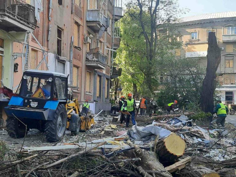 Почти сотню домов повредил враг в Харькове за пасхальные выходные — Терехов