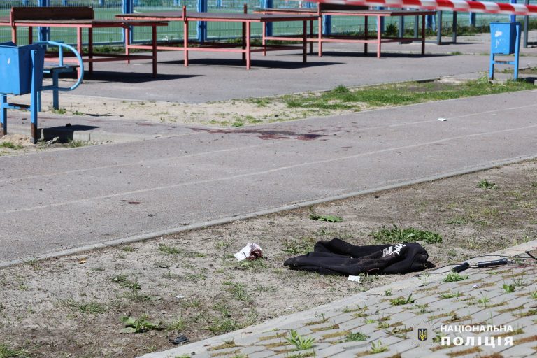 Чим били по шкільному стадіону в Харкові, з’ясовують: поліція показала відео