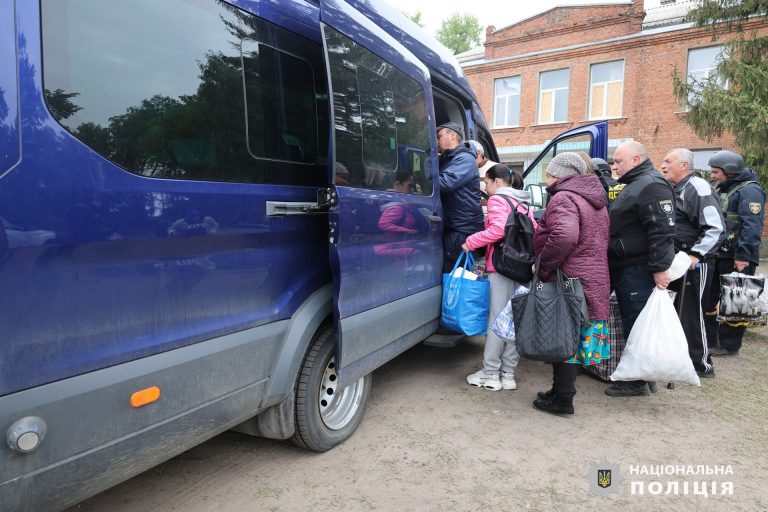 7,5 тисяч людей уже вивезли з прикордоння Харківщини: яку допомогу надають