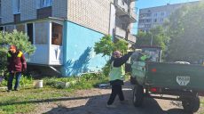 В Харькове ликвидируют последствия утреннего «прилета» (фото)