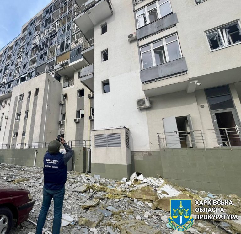 РФ нанесла 7 авиаударов по Харькову, 20 пострадавших: фото последствий