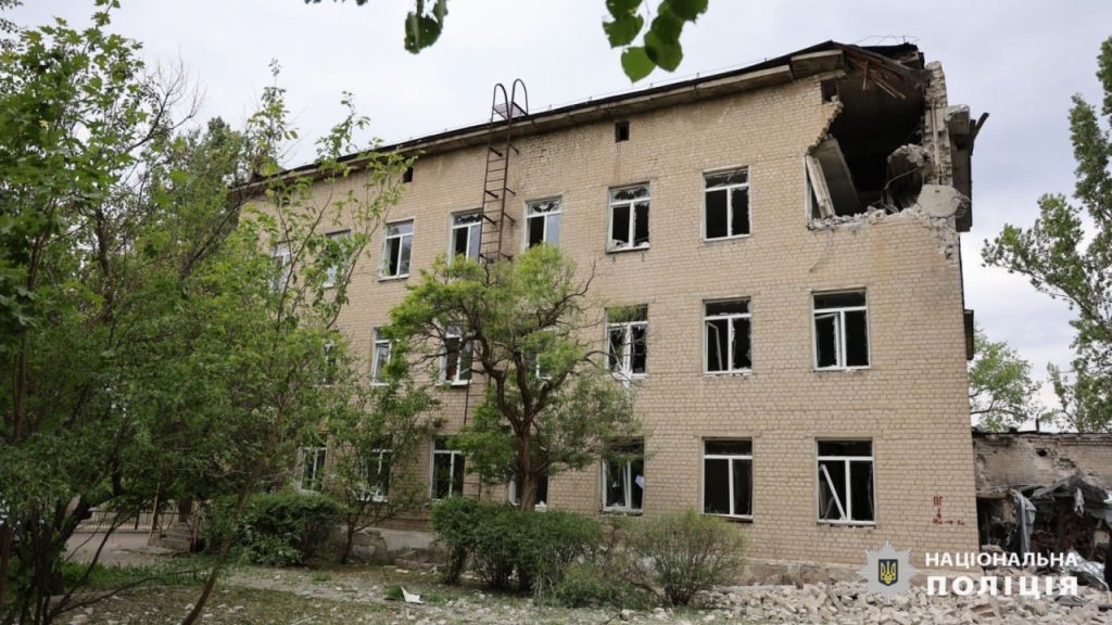 22 КАБа сбросили оккупанты на Волчанск: фото последствий ударов по Харьковщине