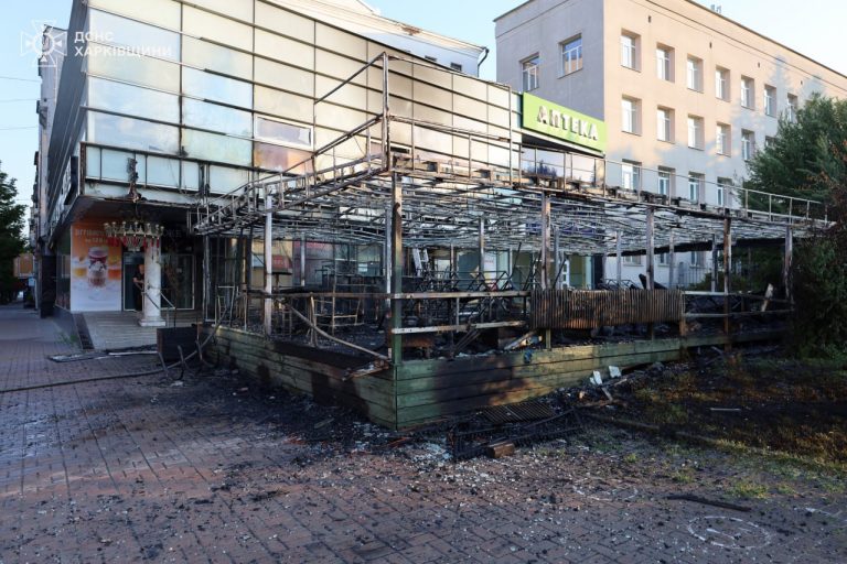 В центре Харькова утром сгорело кафе (фото)
