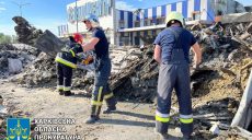 18 погибших, 50 раненых: возросло число жертв удара по Эпицентру в Харькове