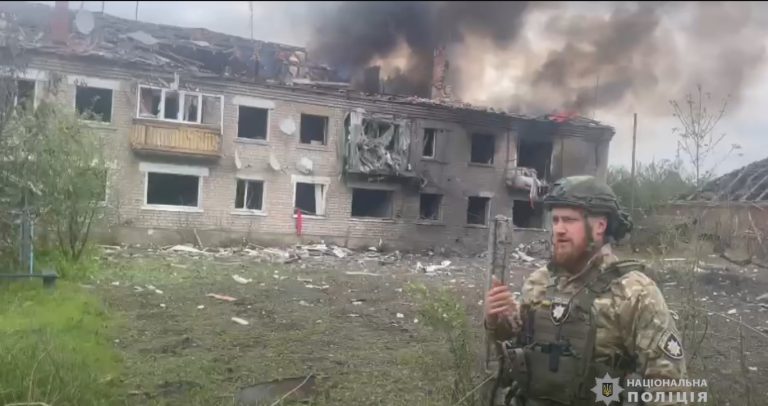 РФ знищує Вовчанськ: на місто та найближчі села скинули 20 КАБів (відео)