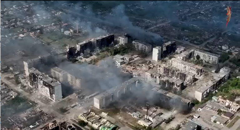 Волчанск в дыму и огне: новое видео с высоты опубликовало МВД