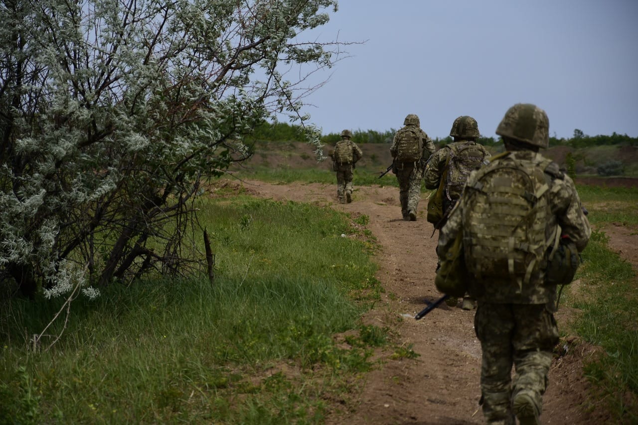 Удари КАБ і НАР, відбиті атаки на Харківському напрямку: дані ГШ на 13:00