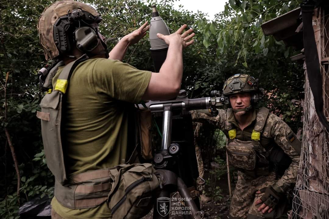 Йдуть бої поблизу Вовчанська і Тихого, РФ б’є з авіації – Генштаб на 13:00