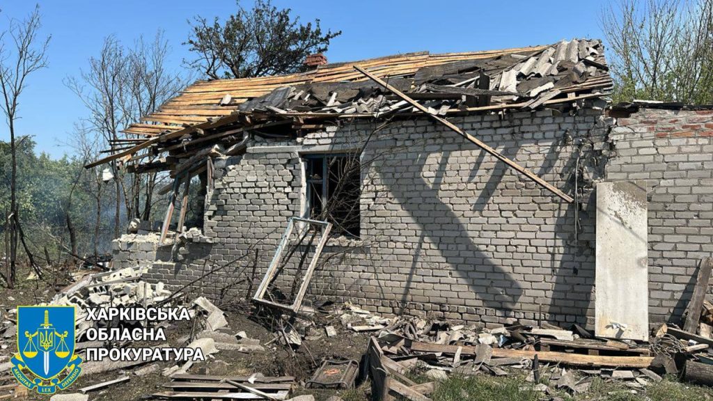Враг ударил Искандером по Изюму и скинул 4 бомбы на село под Боровой (фото)