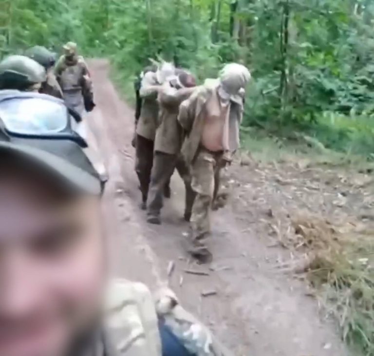 Жестокое обращение с украинскими военными на Харьковщине: виновных ищут