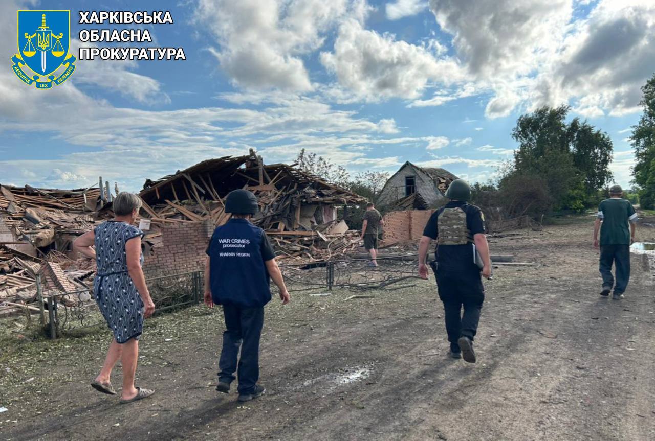 У беременной контузия, мальчик ранен: фото последствий удара УМПБ по Изюмщине